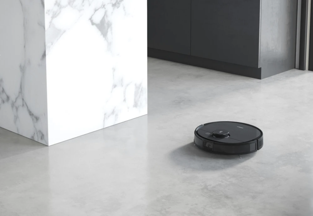 robot vacuum cleaner sweeping and mopping